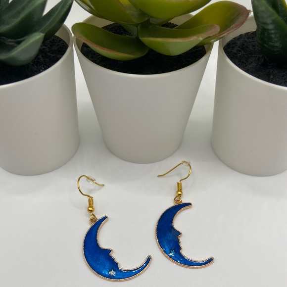 🌙 Blue Plated Enamel Moon Celestial Drop Earrings🌙 - Picture 5 of 6